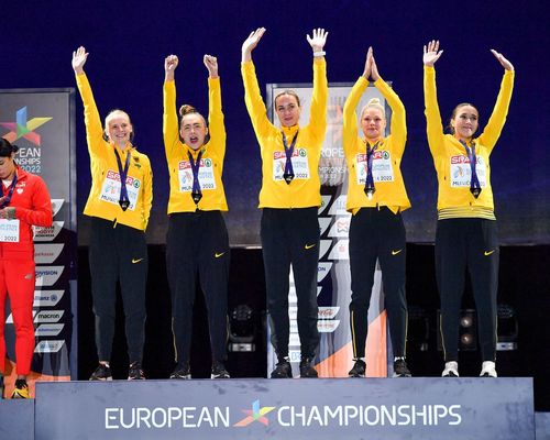 Jessica-Bianca Wessolly glücklich und mit Goldmedaille zurück aus München