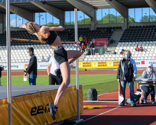 Johanna Göring meistert 1,92 Meter