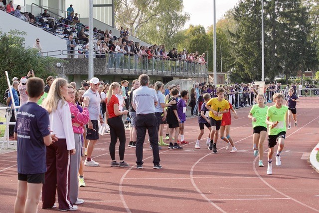 Stimmungsvoller Abschluss: Die 4x8-Mixed-Staffel