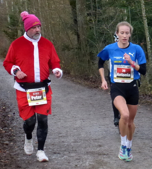 Der traditionelle Nikolauslauf in Tübingen feierte sein 50. Jubiläum
