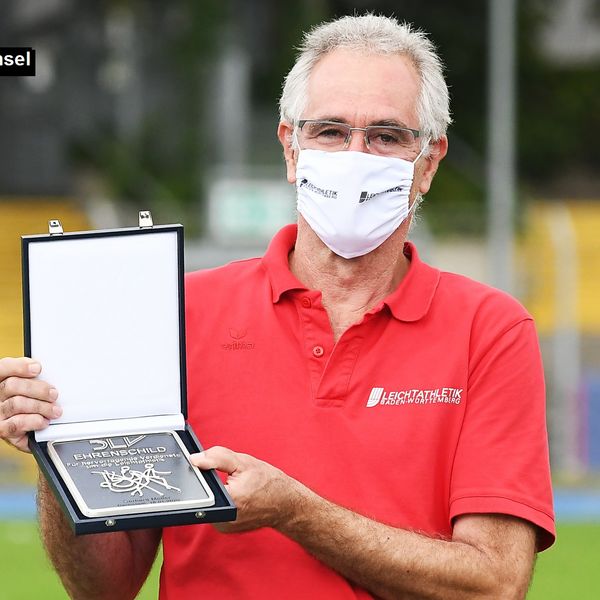 DLV-Ehrenschild für Gerhard Müller