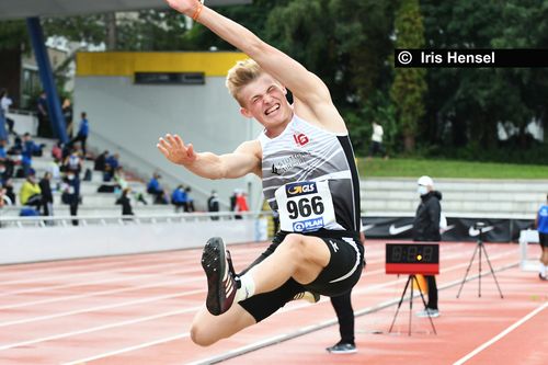 Emanuel Molleker (LG Filder) geht als Führender in den zweiten Tag des U18-Zehnkampfs