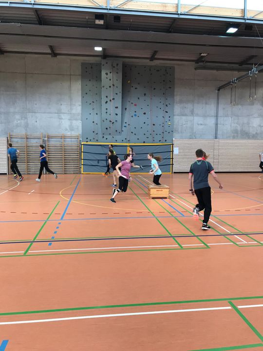 Tausendfüßler und Tierstaffeln bei der Fortbildung Kinderleichtathletik in Gomaringen