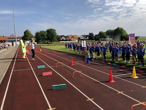 300 Kinder strahlen bei WLV Kinderleicht-Athletik in Winterlingen mit der Sonne um die Wette