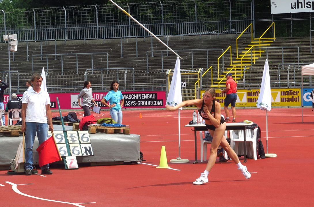 Da hatten es die Frauen noch besser: U18-Siegerin Elisabeth Nawroth 