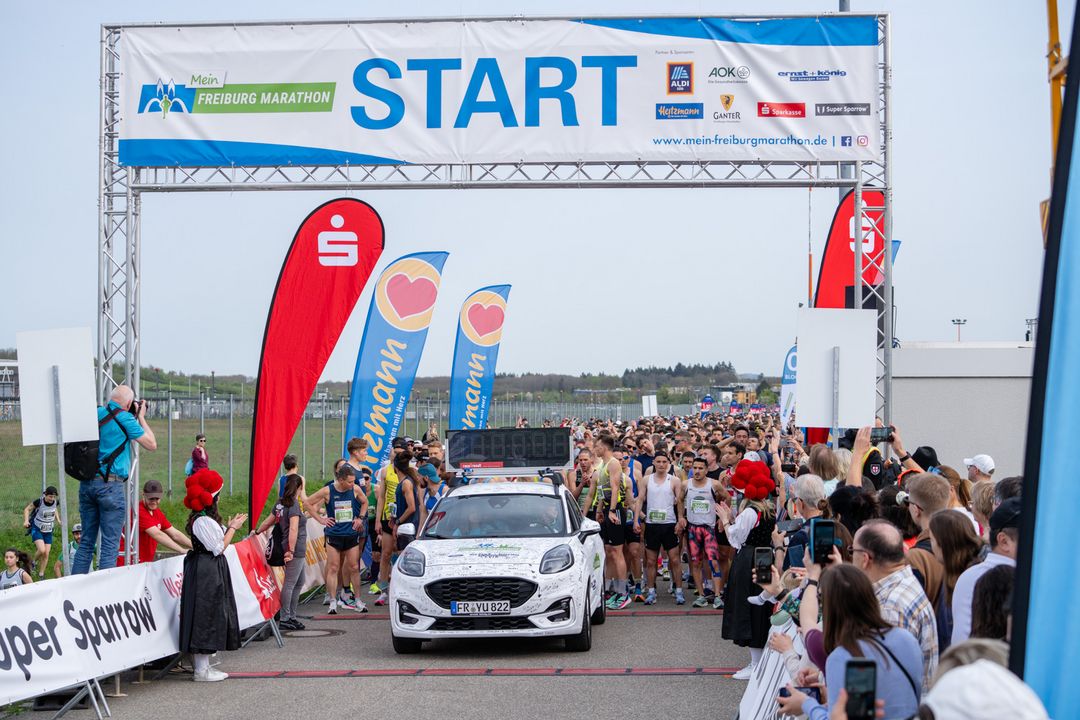 Rund 13.000 Läufer:innen aus 90 Nationen beim MEIN FREIBURG MARATHON 2024