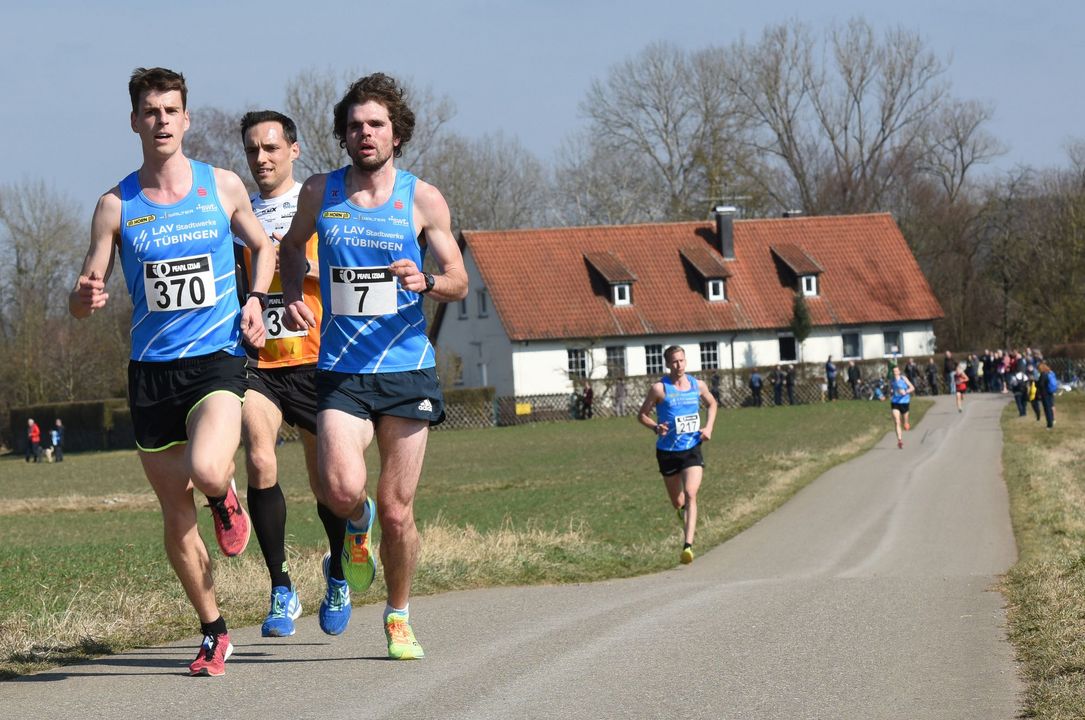 Nicole Möbius und Lorenz Baum gewinnen den 15. Kiebinger Osterlauf