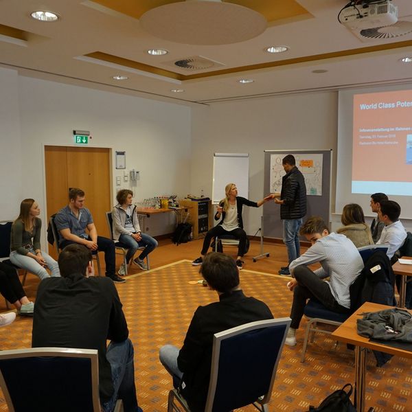 WorldClass Potential Athleten treffen sich beim INDOOR MEETING in Karlsruhe