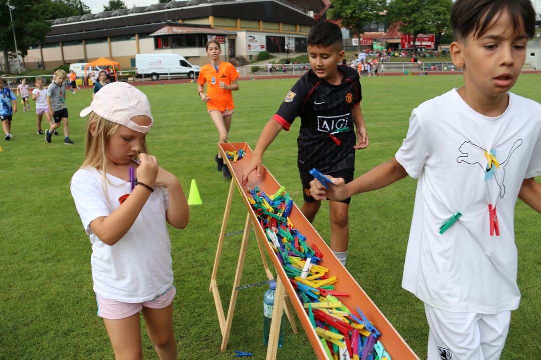 Grundschule trifft Kinderleichtathletik: Sportlicher Auftakt nach den Pfingstferien