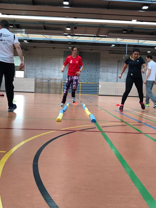 Tausendfüßler und Tierstaffeln bei der Fortbildung Kinderleichtathletik in Gomaringen