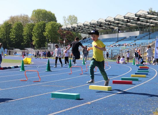 WLV Grundschule trifft Kinderleichtathletik startet in Heilbronn 