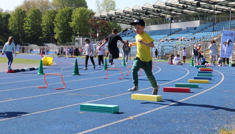 WLV Grundschule trifft Kinderleichtathletik startet in Heilbronn 