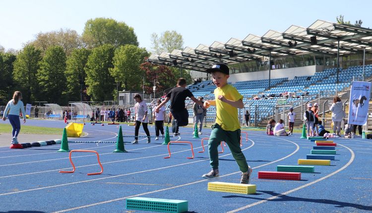 Grundschul-Erfolgsprojekt bringt wieder über 6.000 Kinder in Bewegung 
