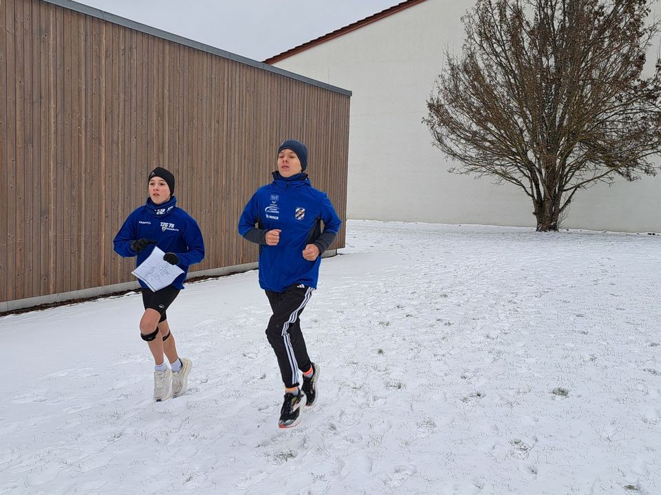 Orientierungslauf im Schnee