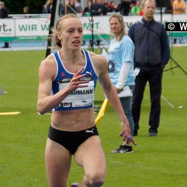 Hürden-Bestzeit für Jackie Baumann