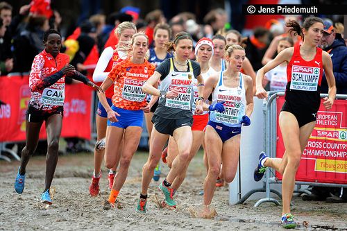 Europa siegt bei Team-Vergleich im Crosslauf - Einzelsieg für Elena Burkard