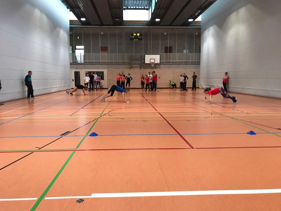 Tausendfüßler und Tierstaffeln bei der Fortbildung Kinderleichtathletik in Gomaringen