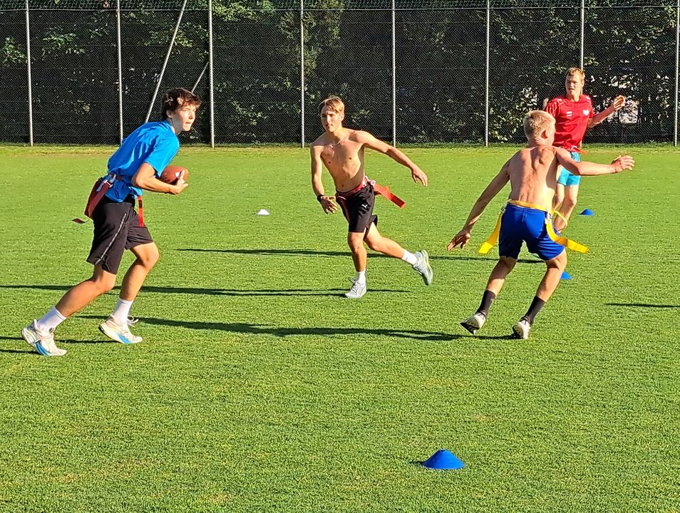 Schnelligkeitstraining mit Football