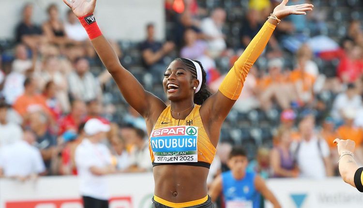 Nina Ndubuisi feiert ihren EM-Titel