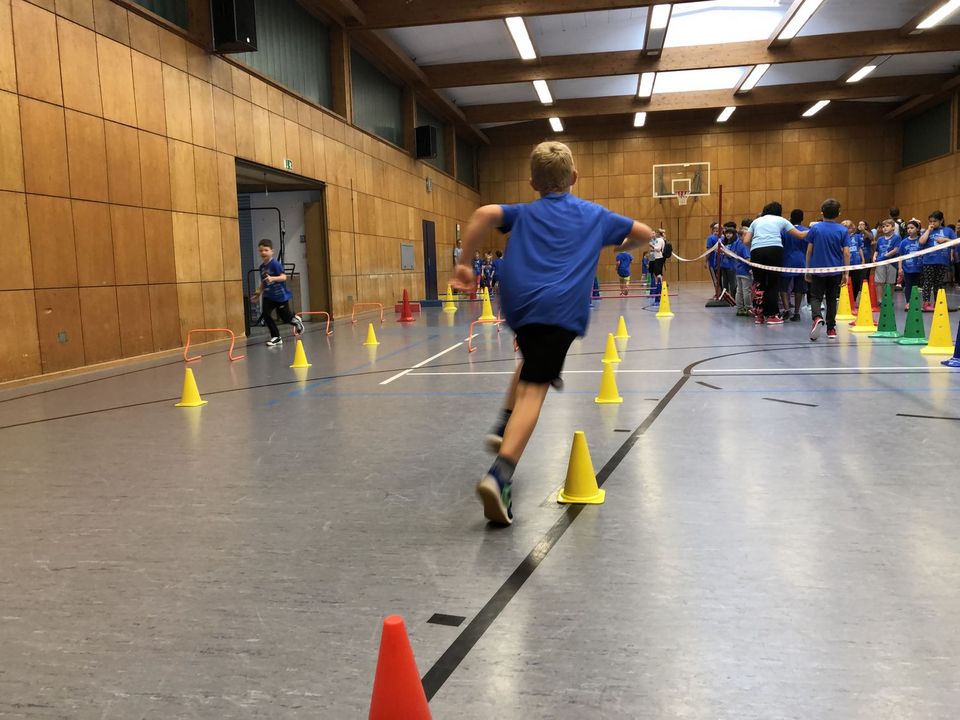 Ulmer Zehnkämpfer sorgen für Stimmung bei WLV Kinderleicht-Athletik VOR ORT 