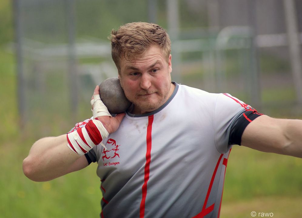 Leichtathletik-Meeting in Weisenbach: Kugelstoß-Rekord durch Simon Bayer / Stabhoch-Rekord eingestellt
