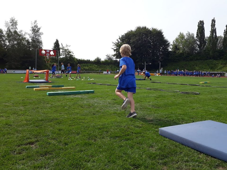 WLV Kinderleicht-Athletik VOR ORT bei strahlendem Sonnenschein in Langenargen