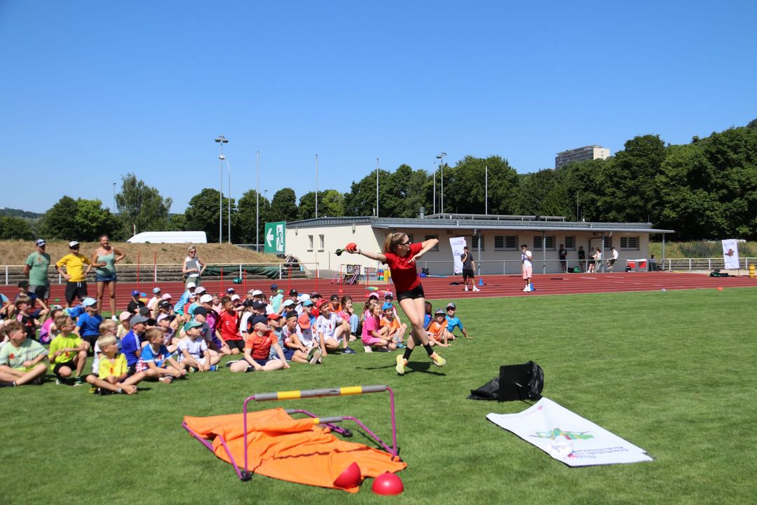 Grundschule trifft Kinderleichtathletik: Sportlicher Auftakt nach den Pfingstferien