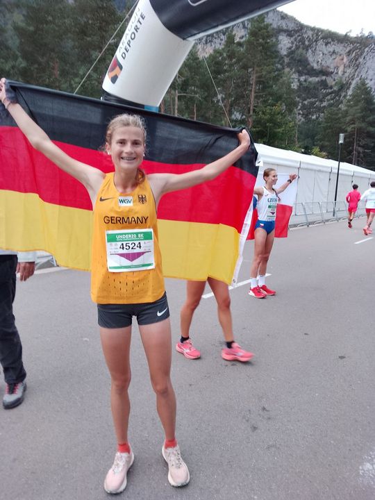 Julia Ehrle läuft zu Berg-WM-Gold