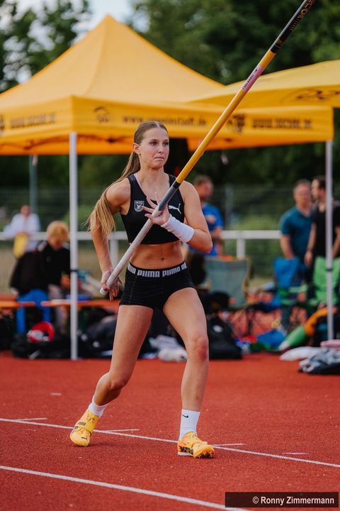 EM-Norm für Marielies Quehl bei der Running & Music Nacht in Weinstadt	