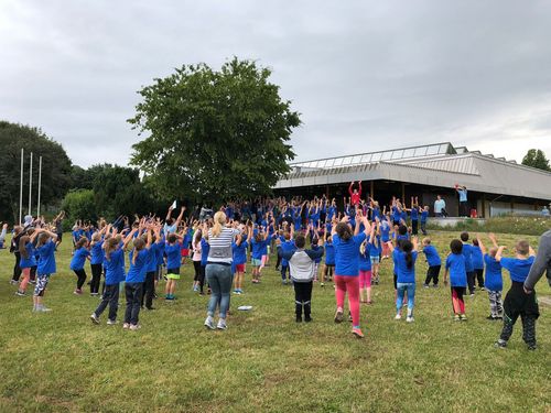 Weite Sätze und Würfe bei „WLV Kinderleicht-Athletik VOR ORT“ in Steinheim am Albuch