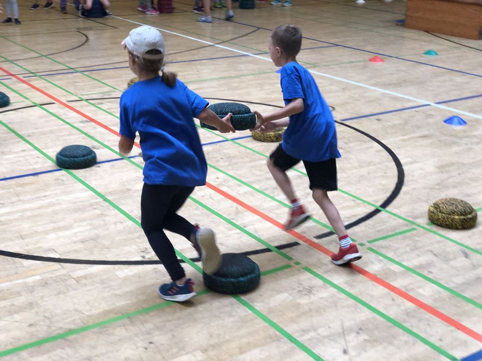 Ulmer Zehnkämpfer sorgen für Stimmung bei WLV Kinderleicht-Athletik VOR ORT 