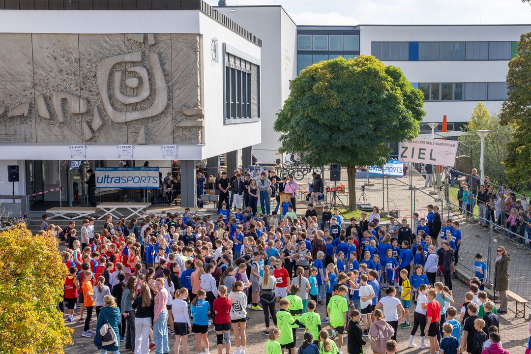 Knapp 1.000 Starter beim 41. Crosslauf der Schulen am Firstwald