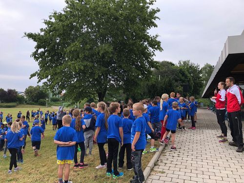 Weite Sätze und Würfe bei „WLV Kinderleicht-Athletik VOR ORT“ in Steinheim am Albuch