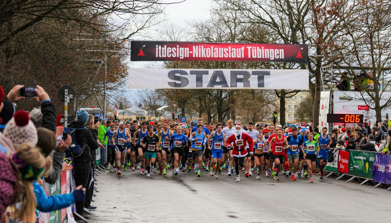 Der traditionelle Nikolauslauf in Tübingen feierte sein 50. Jubiläum