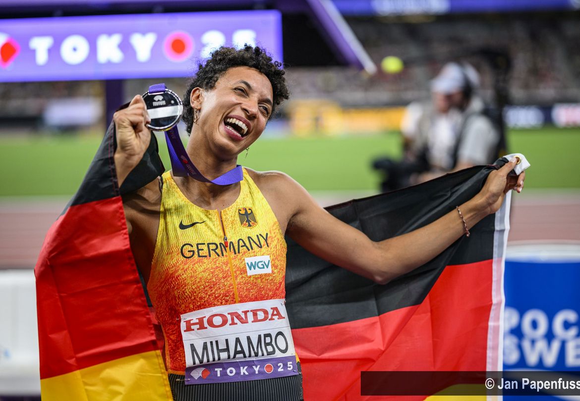 Autogramm und Engagement – Malaika Mihambo bei WLV-Kongress