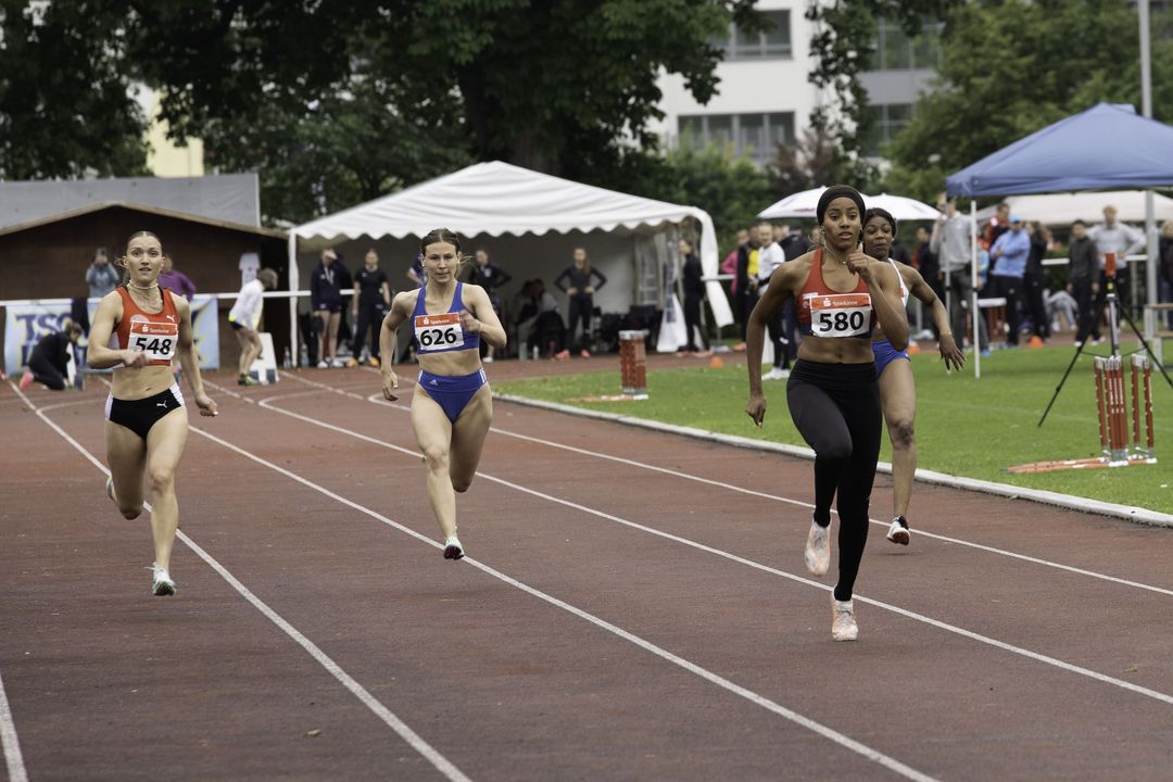 Sprintmeeting in Niefern mit tollen Leistungen und Wetterglück