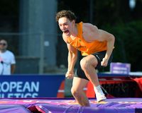Jonathan Hummel (LG Leinfelden-Echterdingen) feiert seine neue persönliche Bestleistung. 