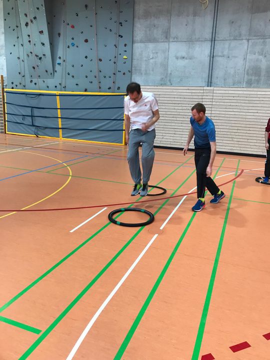 Tausendfüßler und Tierstaffeln bei der Fortbildung Kinderleichtathletik in Gomaringen