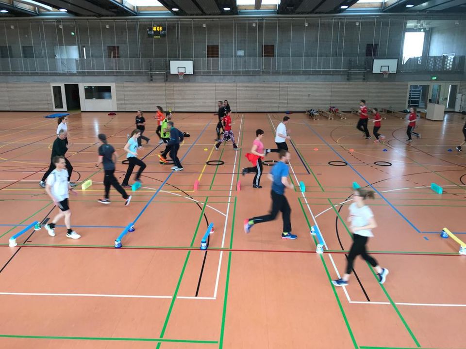 Tausendfüßler und Tierstaffeln bei der Fortbildung Kinderleichtathletik in Gomaringen