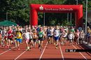 Claus Baumann, der langjährige frühere Volkslaufwart von WLV und DLV und Moderator des Hechinger Panoramalaufs, brachte es dann auch auf den Punkt: "Wichtig ist zunächst einmal, dass alle Läuferinnen und Läufer gesund ins Ziel gekommen sind!" Nichtsdestotrotz gab es aber auch auf der Strecke in Hechingen schnelle Zeiten und sowohl die Tageswertung als auch die Gesamtwertung des WLV-Team-Lauf-Cups 2019 waren hart umkämpft. Und spätestens bei der von WLV-Vizepräsident Dieter Schneider und Gerhard Lang, Mitglied des WLV-Fachausschusses Freizeit- Lauf- und Gesundheitssport, vorgenommenen Siegerehrung waren alle wieder erholt und konnten sich über Pokale, Medaillen und Urkunden freuen. Die kompletten Ergebnisse folgen in Kürze