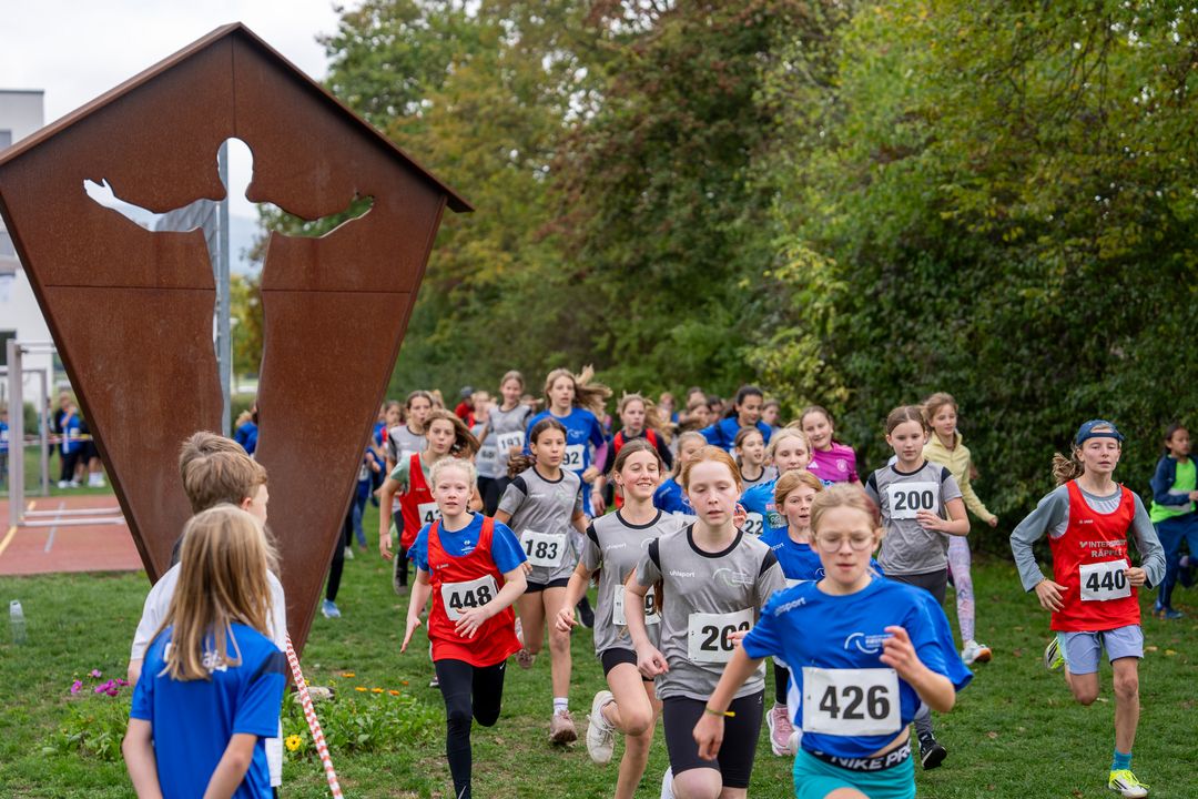 Knapp 1.000 Starter beim 41. Crosslauf der Schulen am Firstwald