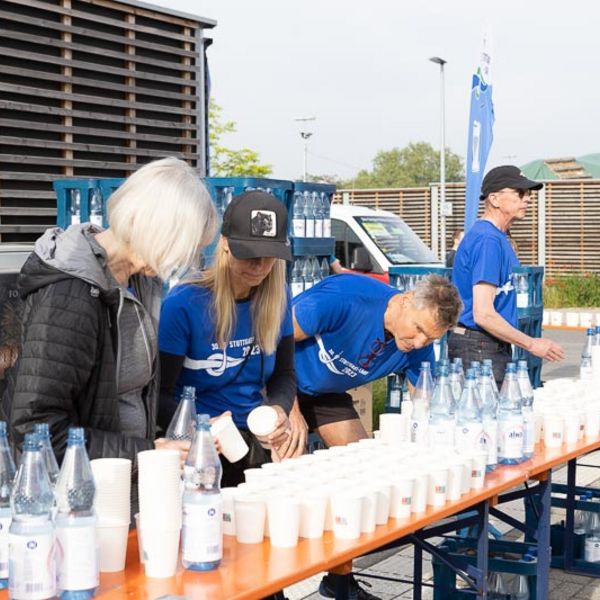 Volunteers gesucht: Getränketeam beim 33. Stuttgart-Lauf