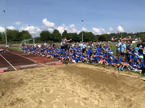 300 Kinder strahlen bei WLV Kinderleicht-Athletik in Winterlingen mit der Sonne um die Wette