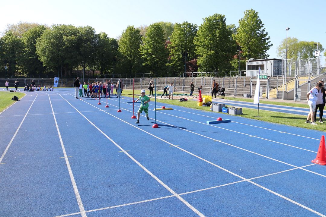 WLV Grundschule trifft Kinderleichtathletik startet in Heilbronn 