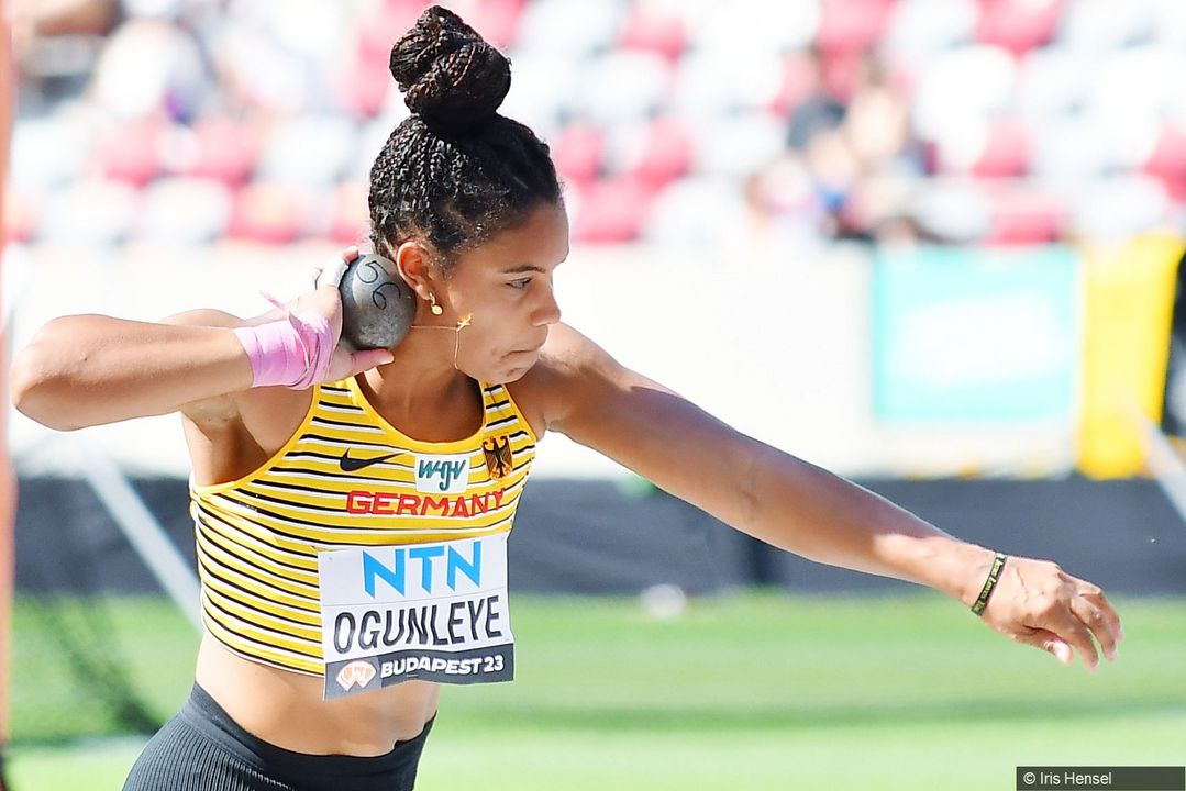 WM Tag 8 | Yemisi Ogunleye im Kugelstoß-Finale bei ihrer ersten WM und Carolina Krafzik in der 4x400 Meter Staffel