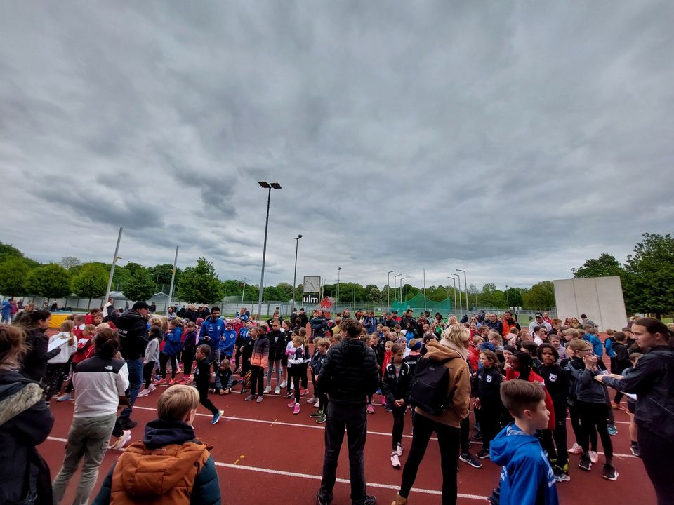 Gewusel auf der Ulmer Mehrkampfanlage