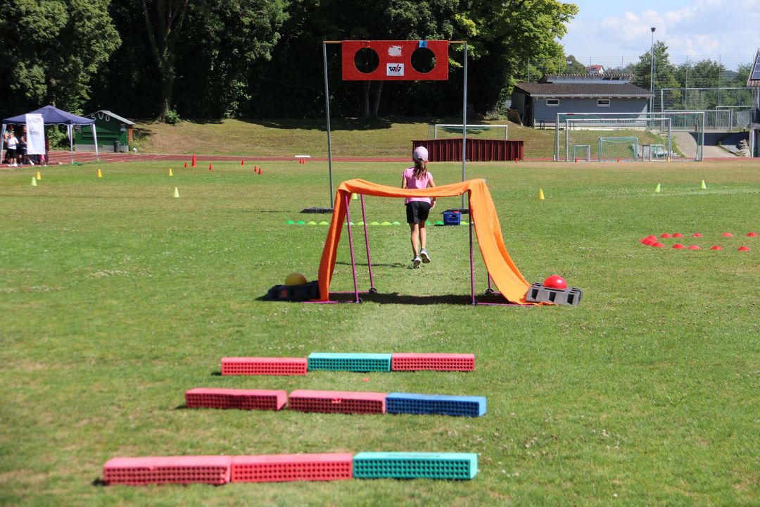 „Grundschule trifft Kinderleichtathletik“ auf der Zielgeraden
