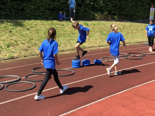 500 Kids powern sich bei WLV Kinderleicht-Athletik VOR ORT in Calw aus