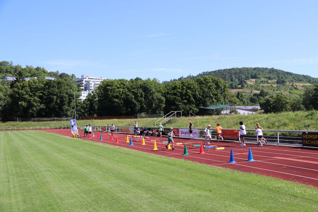 Grundschule trifft Kinderleichtathletik: Sportlicher Auftakt nach den Pfingstferien