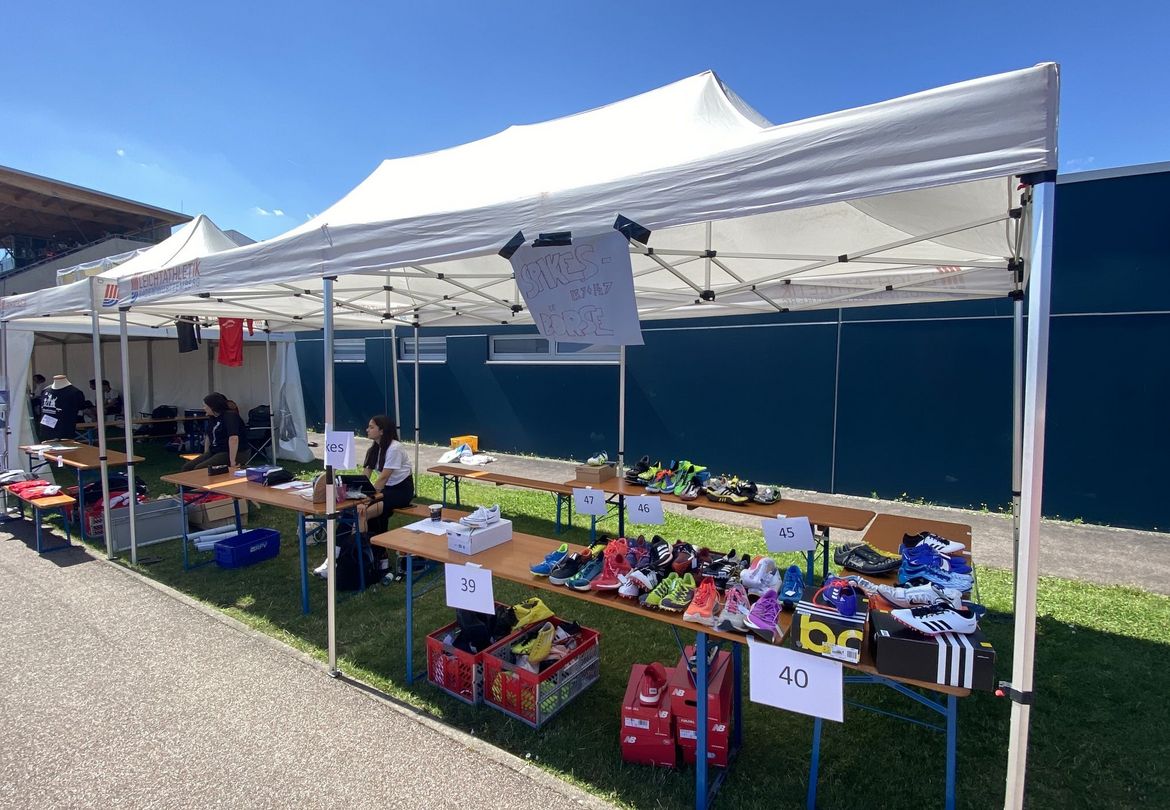 Spikesbörse bei den U14/U16 WLV-Teamwettkämpfen in Sindelfingen
